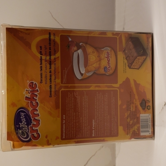CADBURY CRUNCHIE CERAMIC TWIN FONDUE SET Includes Tealight and two Fond… - Picture 12 of 12
